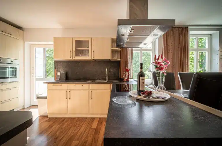 Murphys-4-Ferienwohnung-Balkon-Bad-Suderode