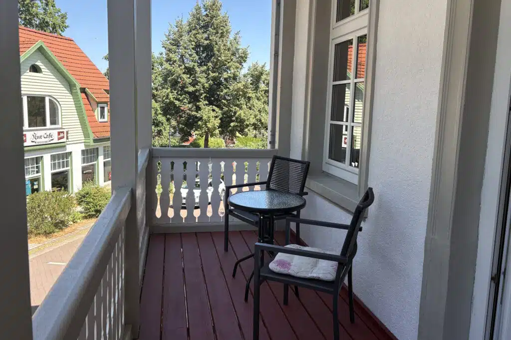 L-Hotelzimmer-Balkon-Bad-Suderode